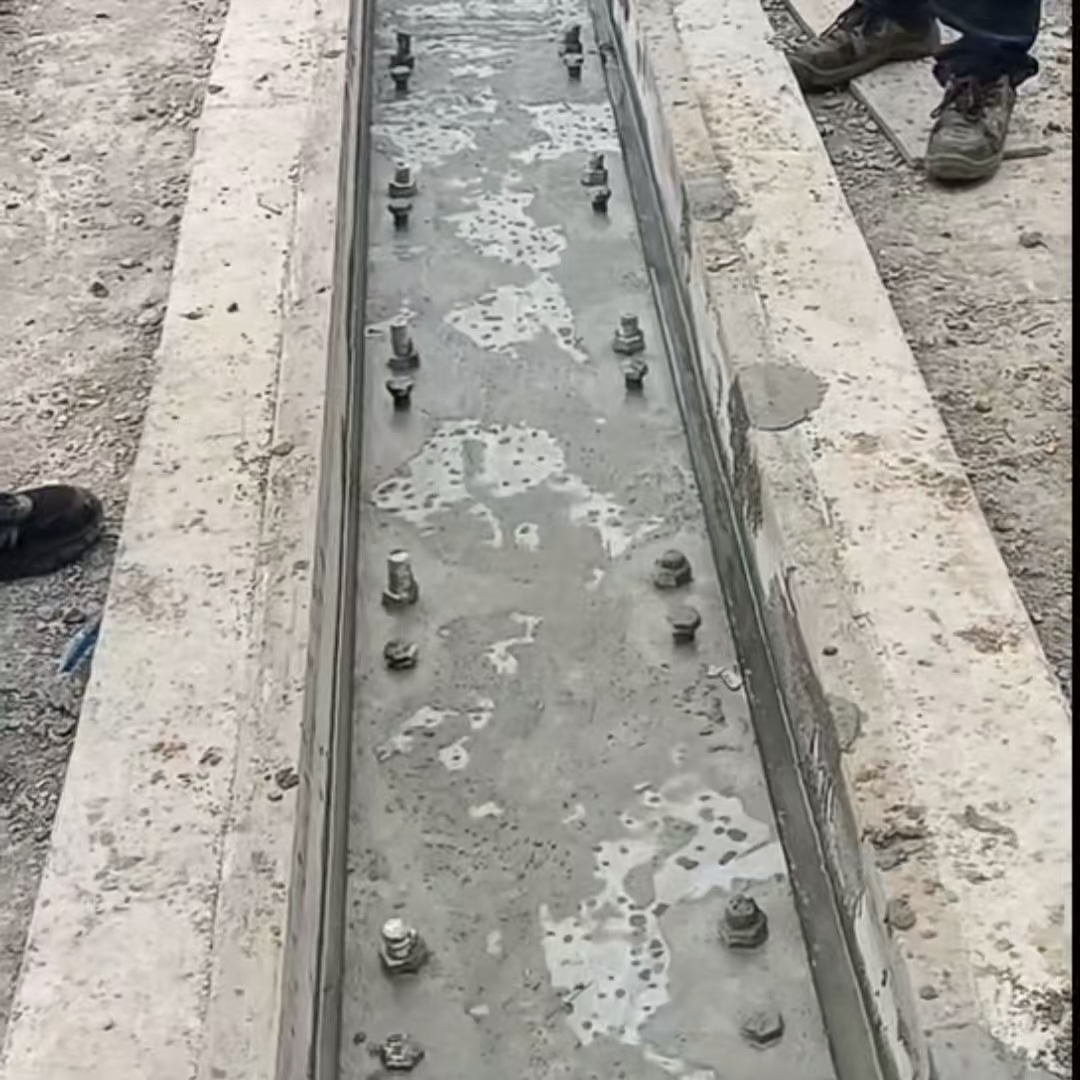 永胜港口码头起重机龙门吊重型机械设备稳固用早强快凝轨道胶泥